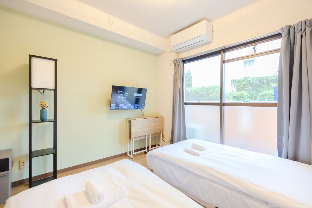 Shinjuku Waseda Earthtone Apartment